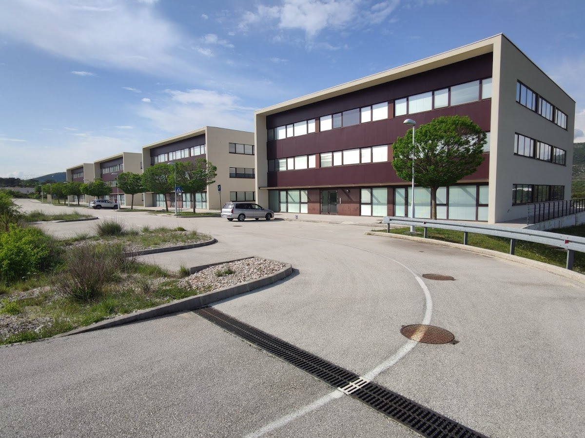 Split International School